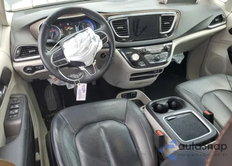 2018 Chrysler Pacifica Touring L Plus z USA, uszkodzony, nr VIN 2C4RC1EG8JR292904